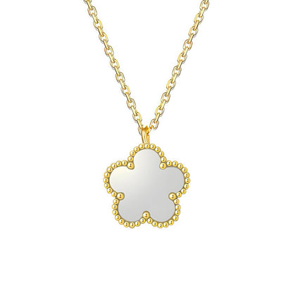Black Daisy Pendant Necklace | 18k Gold Plated Stainless Steel