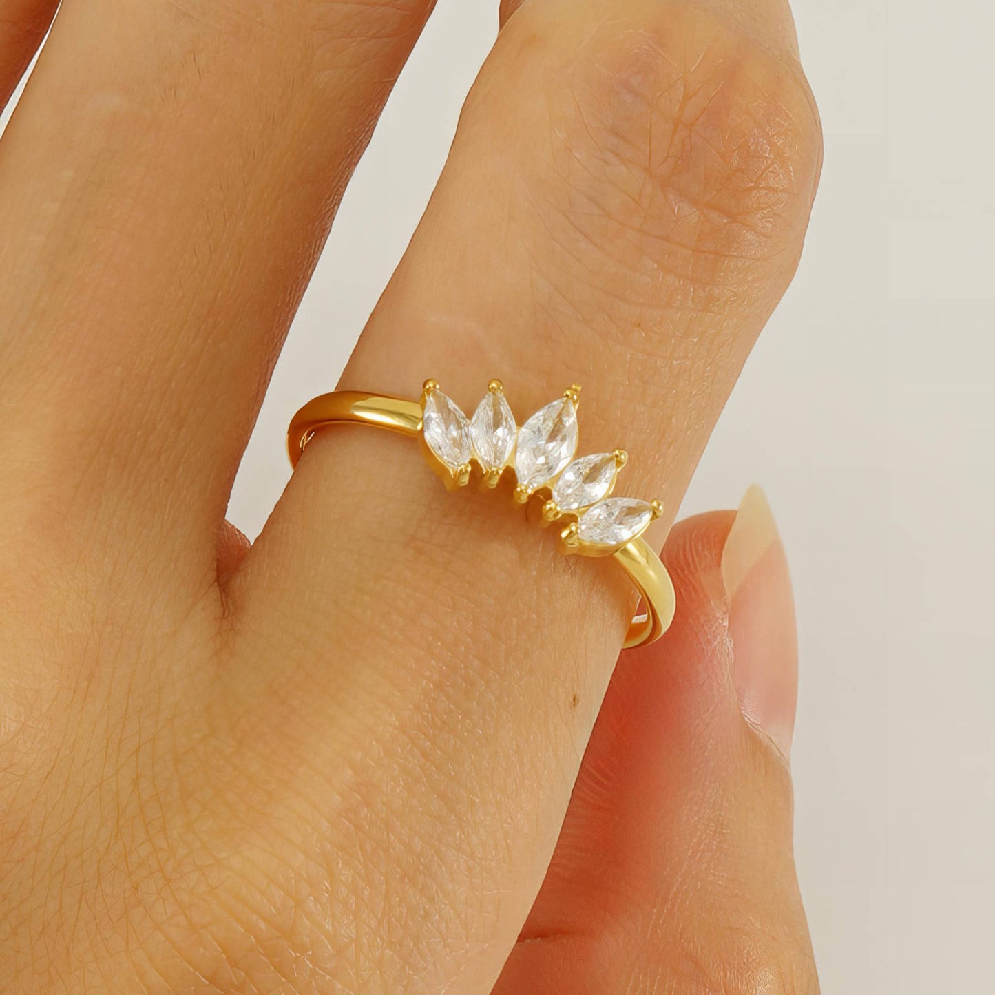 Eliza 18K AAA  gold and zircon adjustable ring with 5 zirconia diamonds