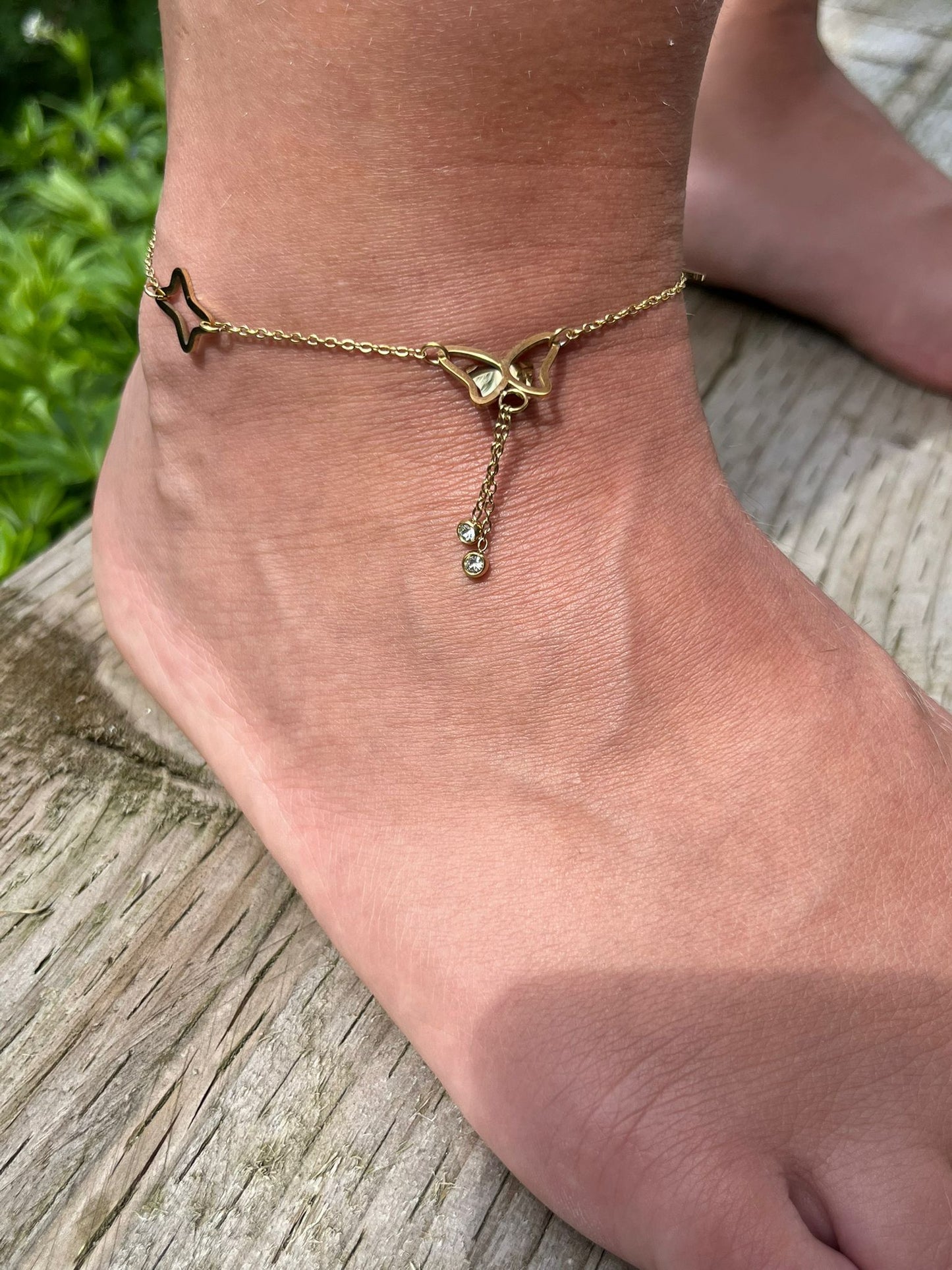 Abbey is a single chain 18K AAA gold plated anklet with a double butterfly as a charm