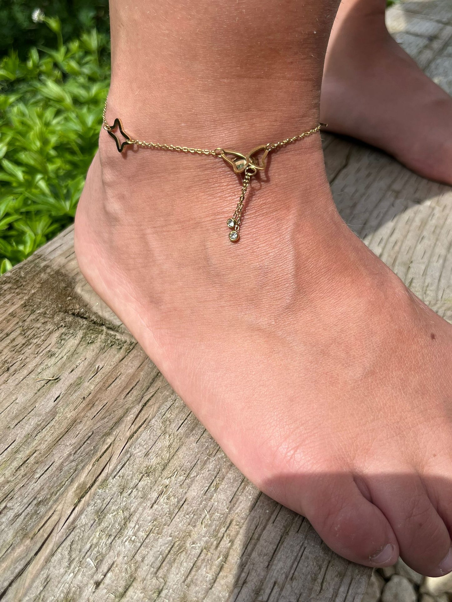 Abbey is a single chain 18K AAA gold plated anklet with a double butterfly as a charm