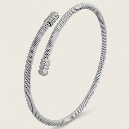 Amara Twist Cuff