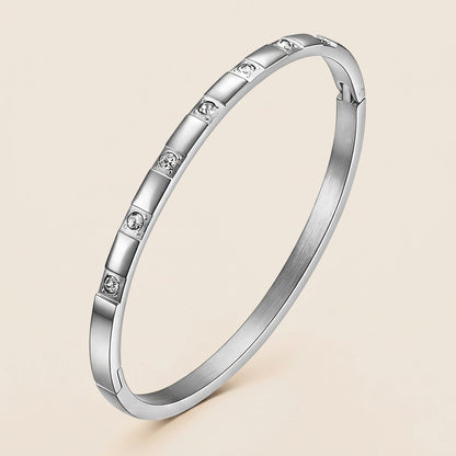 Billie Halo Bangle